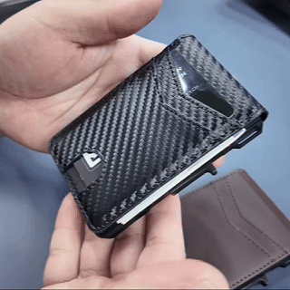 Rovinao™ Minimalist Wallet - Maximum Capacity. Minimal Footprint.