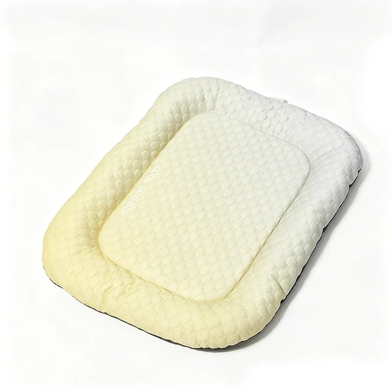 🐶🐱Pet Cooling Pad Mat for Dogs and Cats - Ice Silk Summer Cool Bed Blanket in Gradient Colours, Breathable Soft Sleeping Cushion for Indoor Floors Sofas and Car Travel Washable Multiple Sizes Available